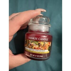 YANKEE CANDLE small jar candle 3.7‎ oz "home for the holidays" Retired scent